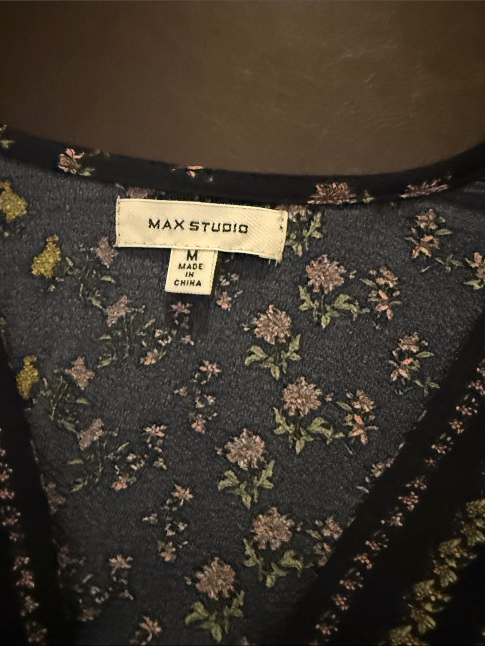 🌻Women's Navy Floral V-Neck Smocked Waist Dress🌻 - Picture 4 of 4